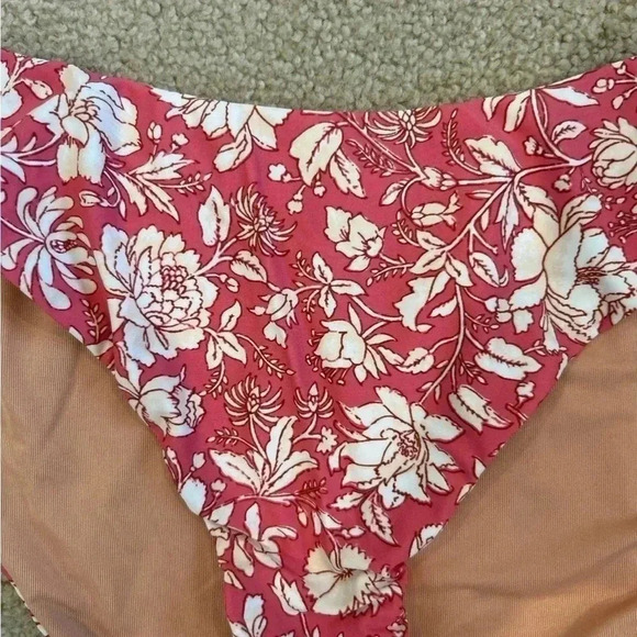 New with tags j crew pink with white florals Curved-waist cheeky bikini bottom - Picture 2 of 6